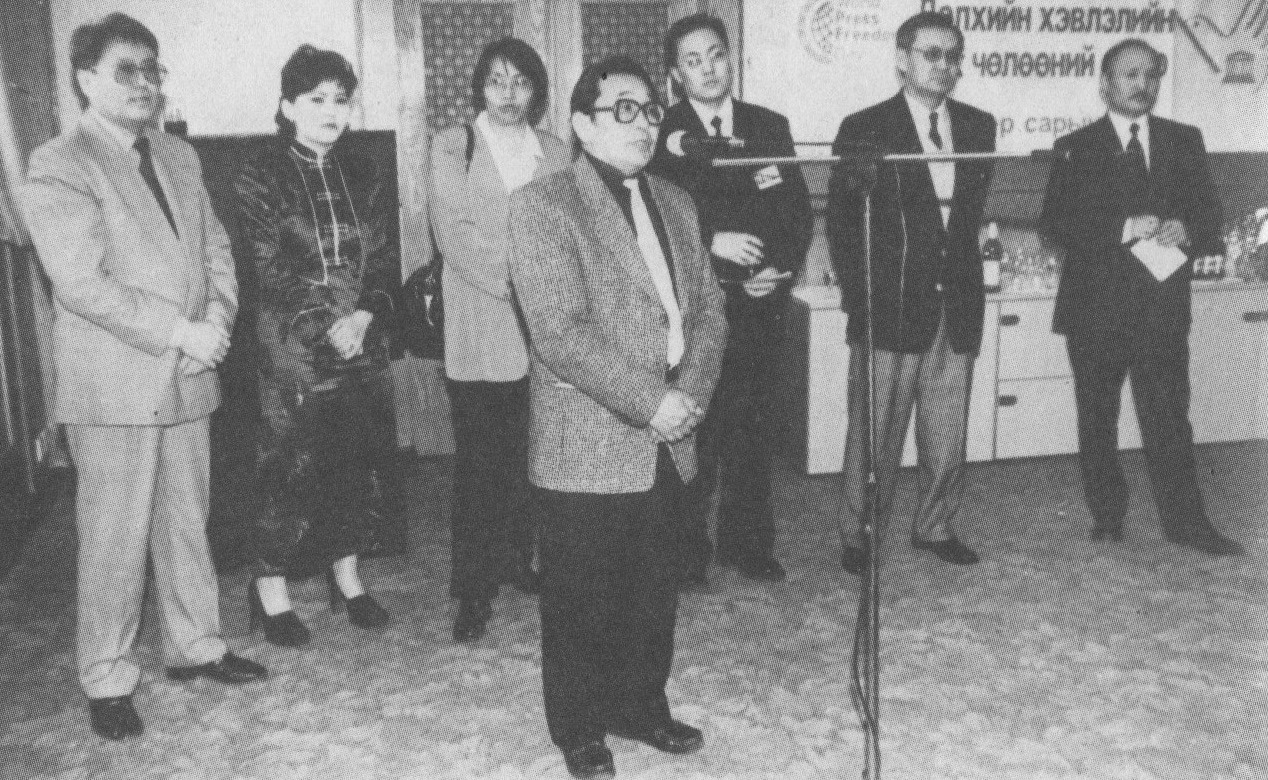 Дэлхийн хэвлэлийн эрх чөлөөний өдрийг МЧАСЭ-ийн санаачилгаар 1993 оноос эхлэн Монгол Улсад жил бүр тэмдэглэдэг болов