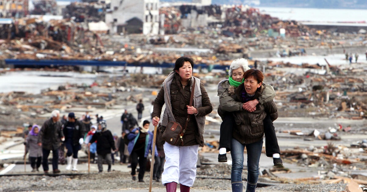 Япон улсад 2021 онд цунами, газар хөдлөлтийн гамшиг болов.