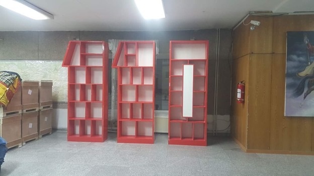 Д.Нацагдоржийн нэрэмжит Улаанбаатар хотын нийтийн төв номын санд байрлуулсан 110 утасны цифр бүхий номын тавиур 